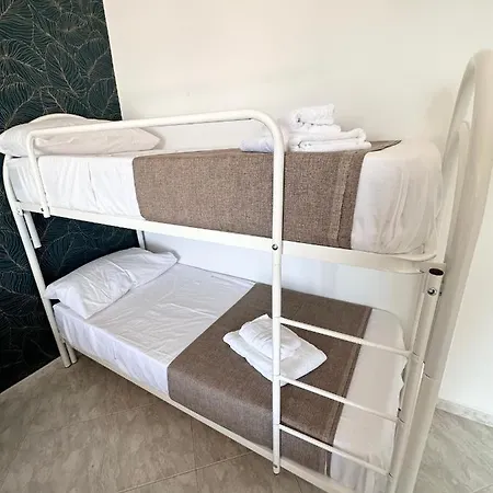 Πανσιόν Airport Seaview *